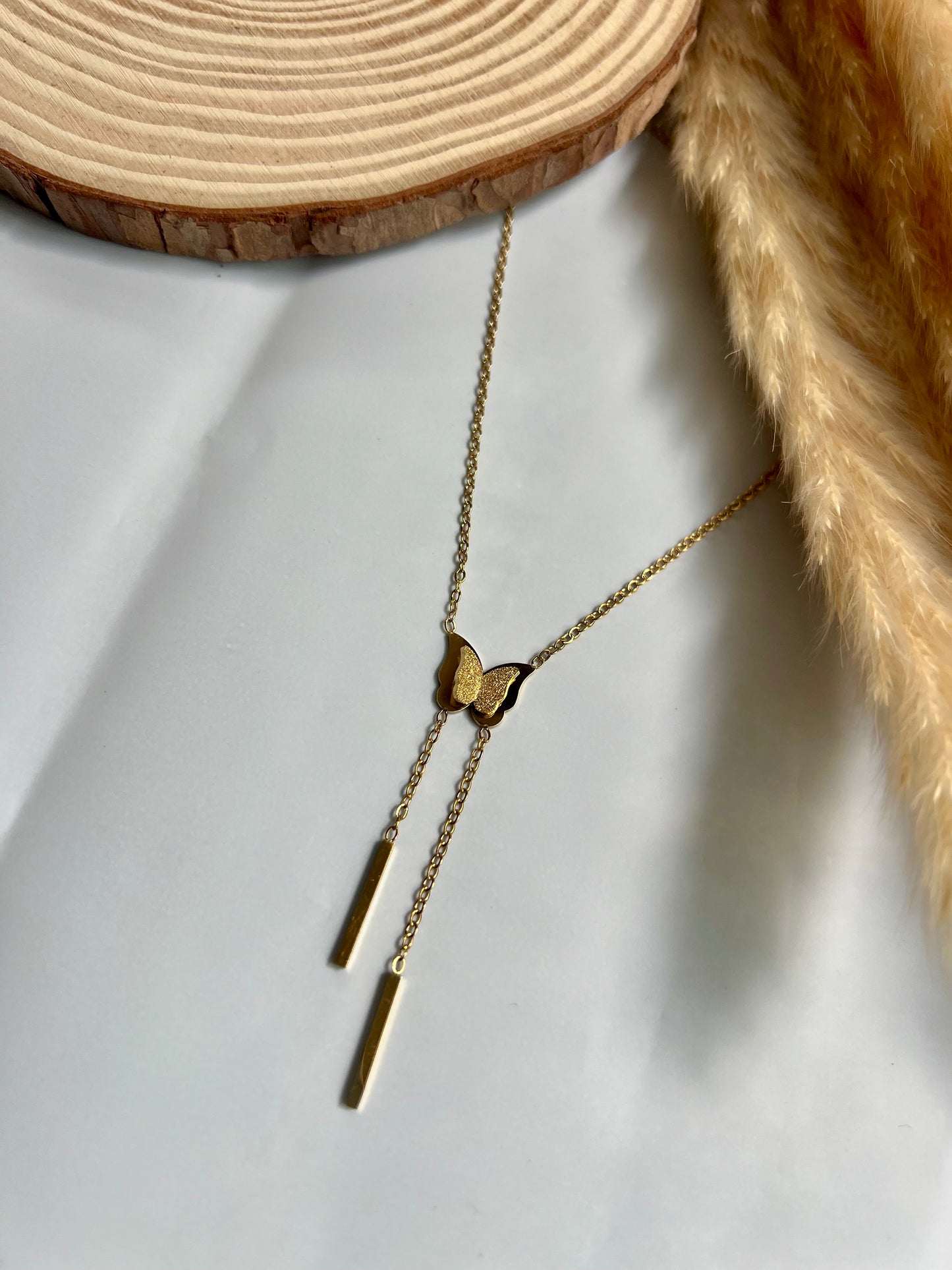 Hanging butterfly chain