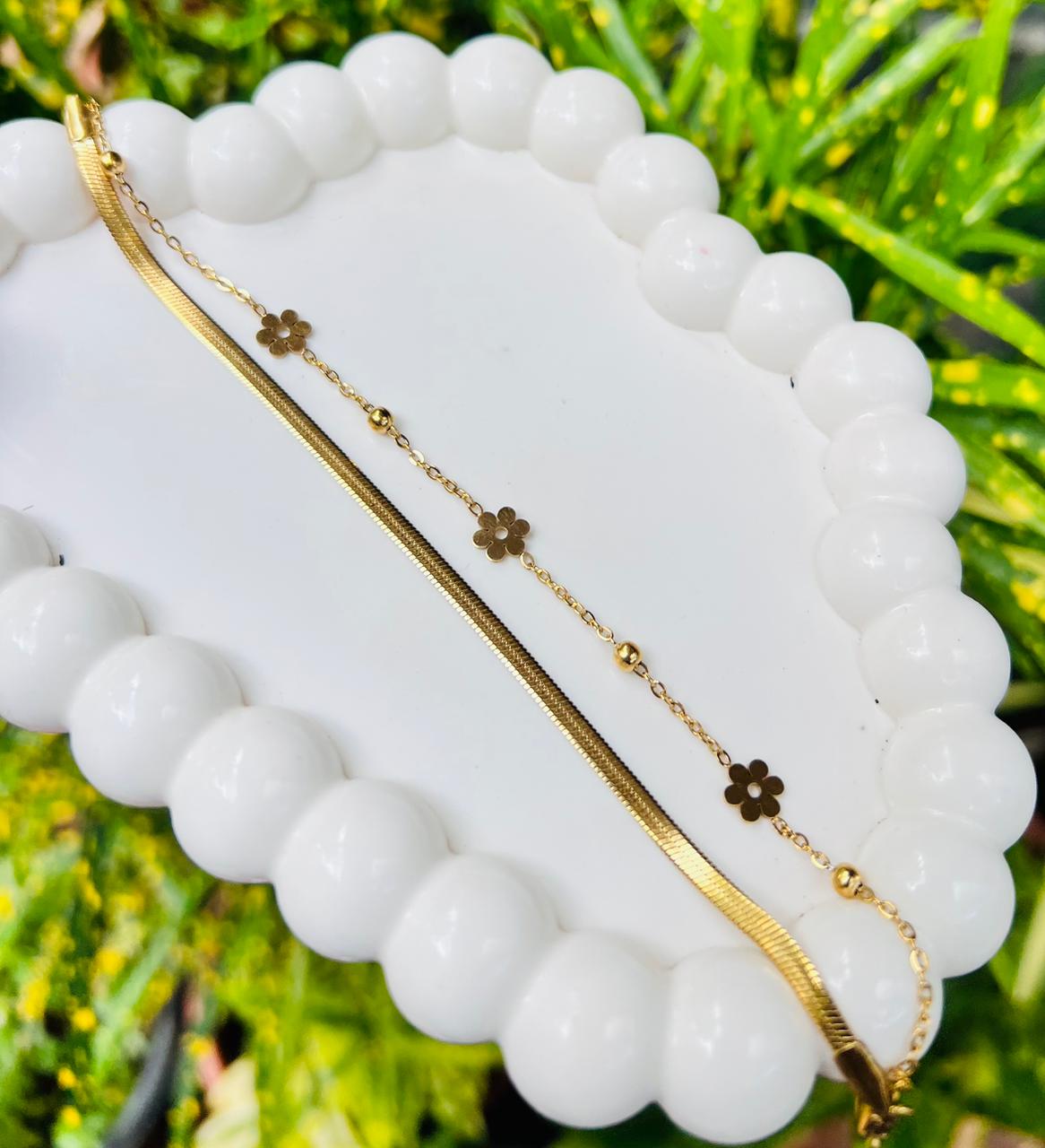 Double layer flower bracelet