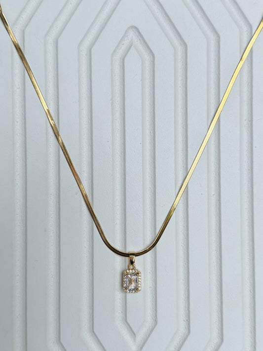 Stone pendant with snake chain