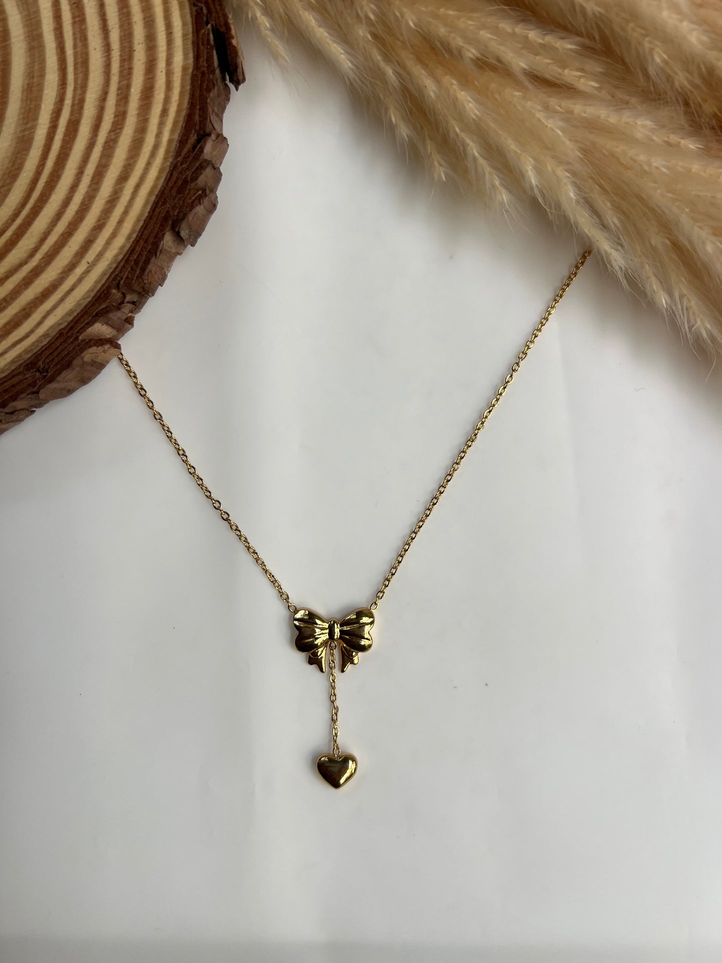 Bow hanging chain