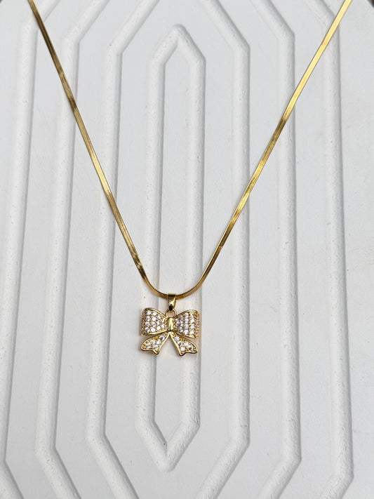 Stone Bow pendant snakechain