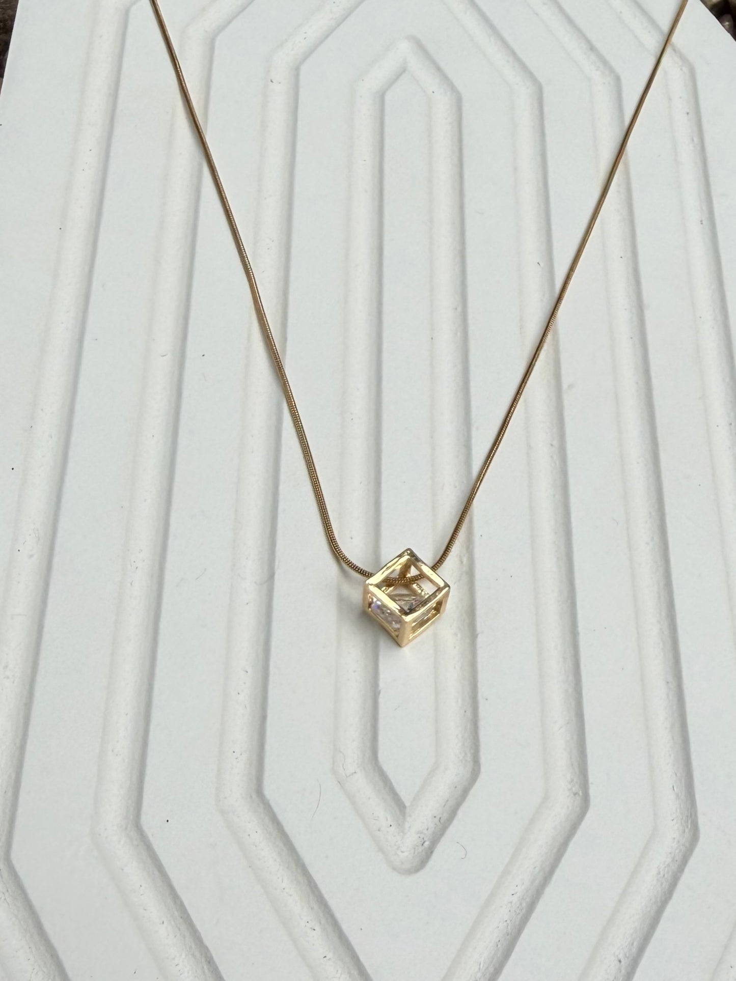 Square pearl pandant