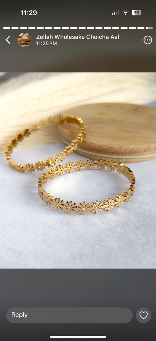 Flower bangle